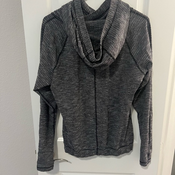 Lululemon pullover - Picture 6 of 7